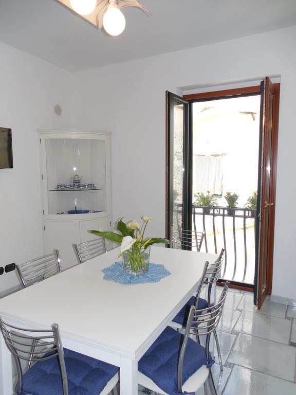 Villa Da Zia Pina Minori Habitación foto